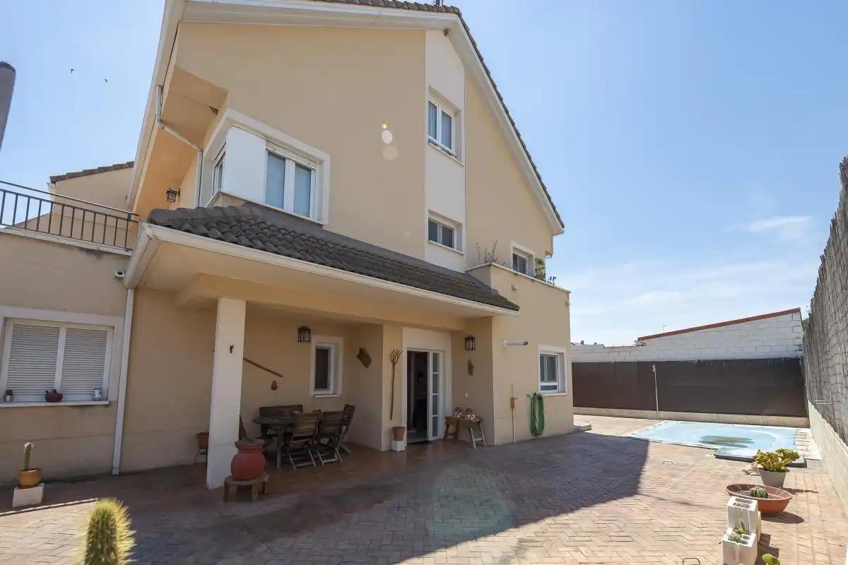 Exterior view of Houses for sale in Titulcia  with Air Conditioner, Heating and Private garden