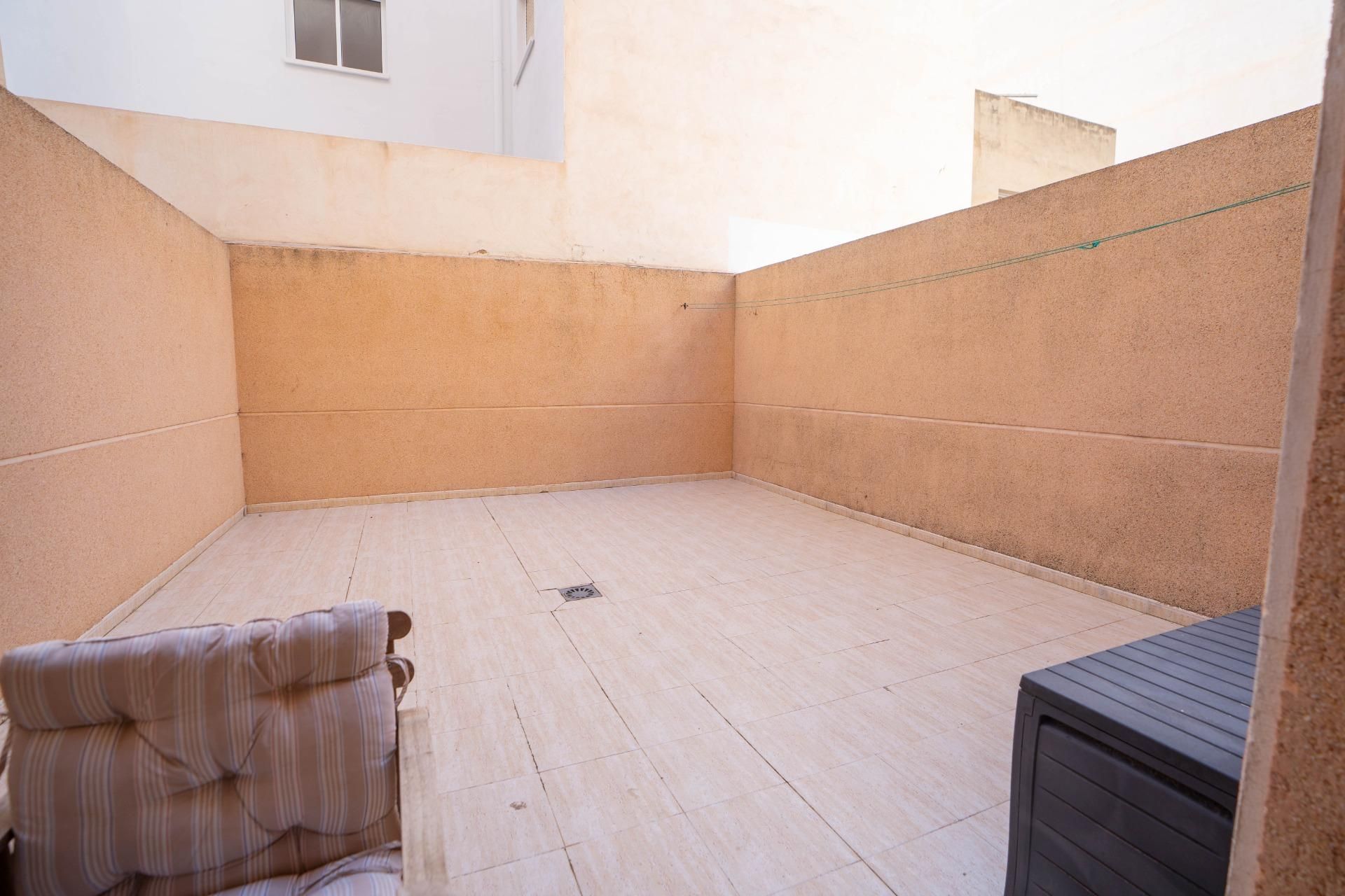 Planta baja for sale in Torrevieja  with Air Conditioner and Terrace