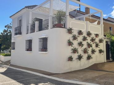Casa aparellada amb balcó en venda a San Pedro de Alcántara