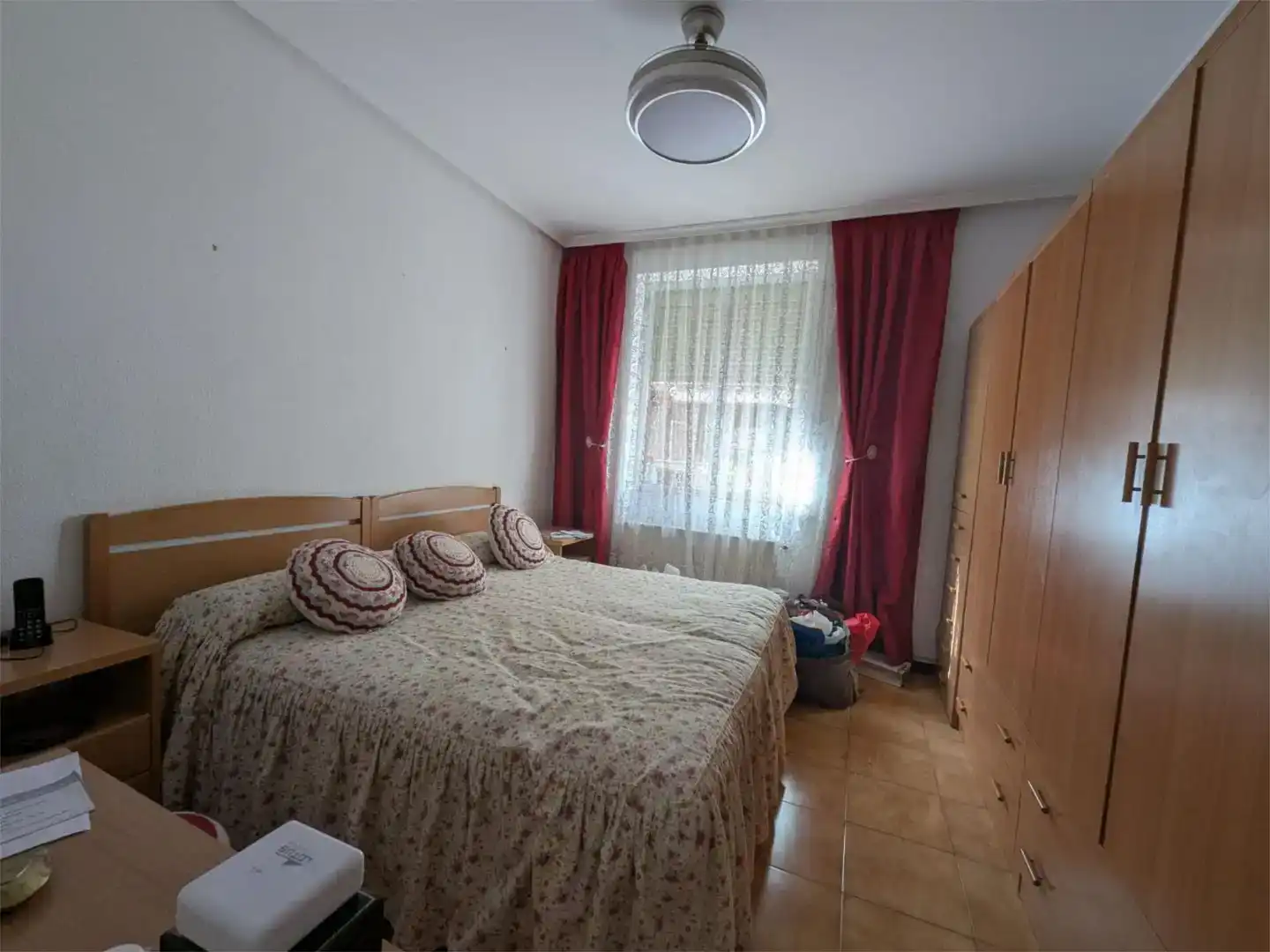 Dormitori de Pis en venda en  Madrid Capital amb Aire condicionat i Balcó