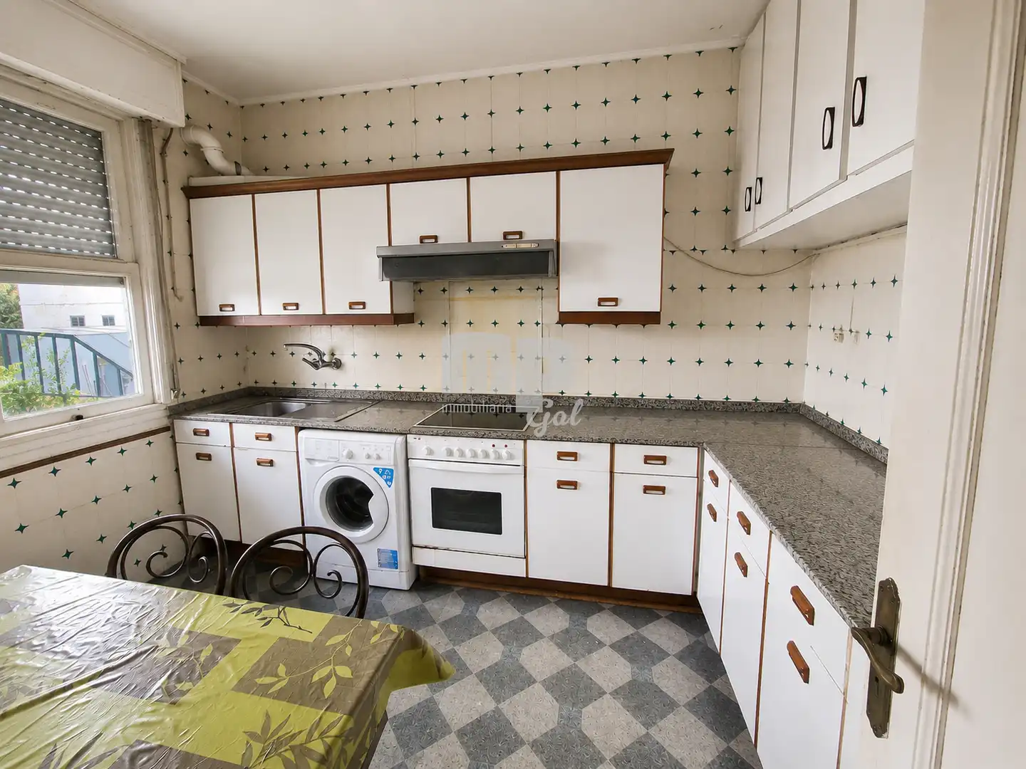 Cocina de Edificio en venta en Vigo 