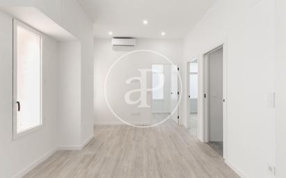 Loft for sale in  Valencia Capital  with Air Conditioner and Furnished