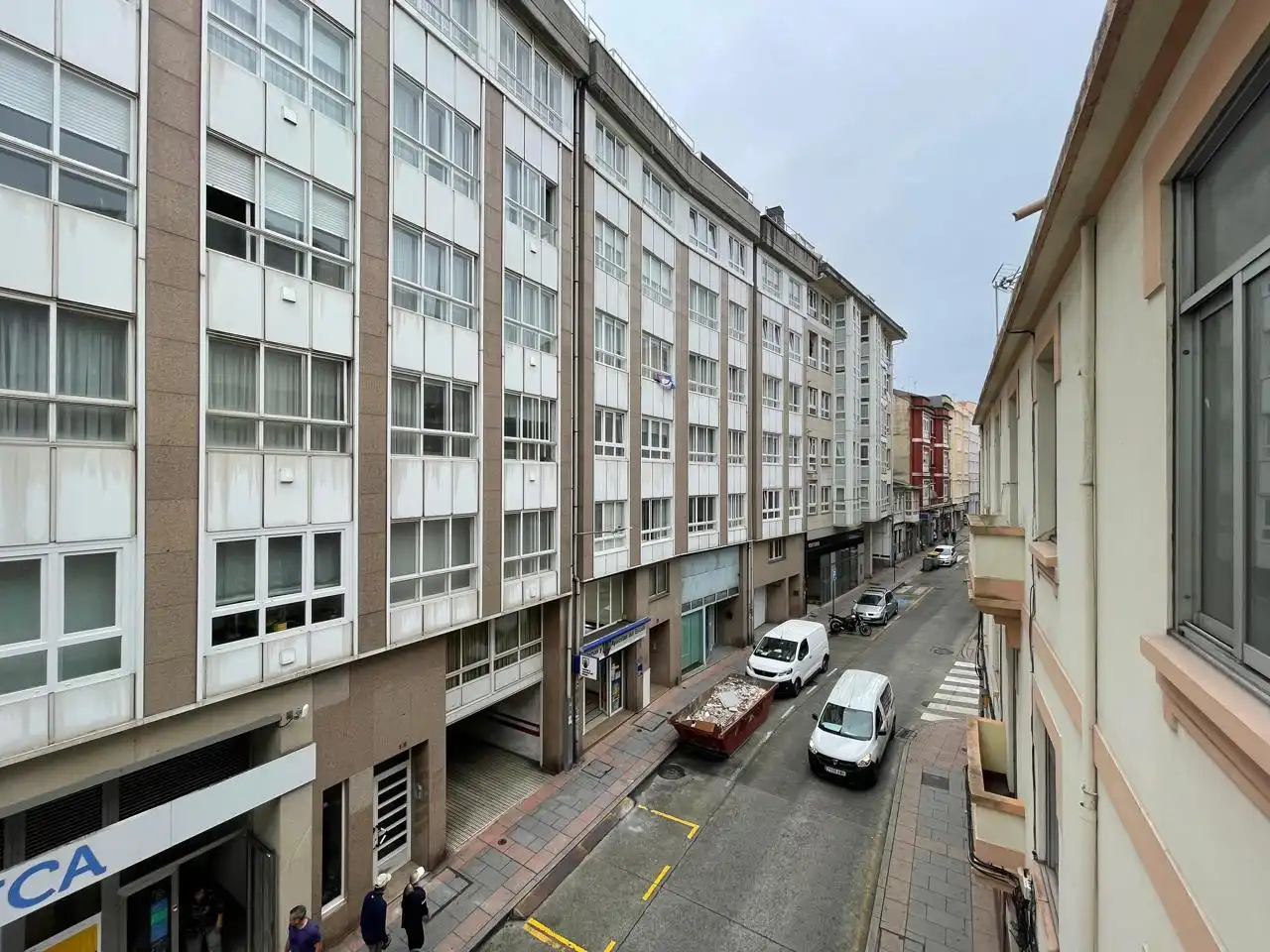 Vista exterior de Pis en venda en A Coruña Capital  amb Balcó i Alarma