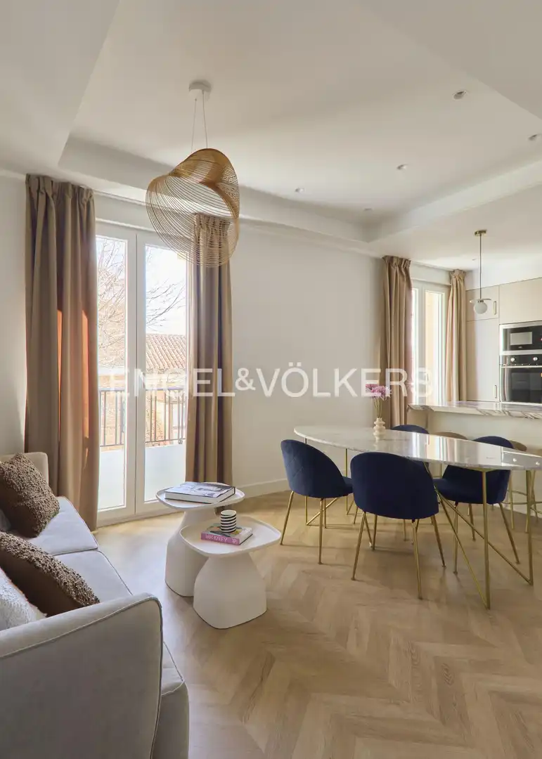 Wohnzimmer von Wohnung zur Miete in Centro
