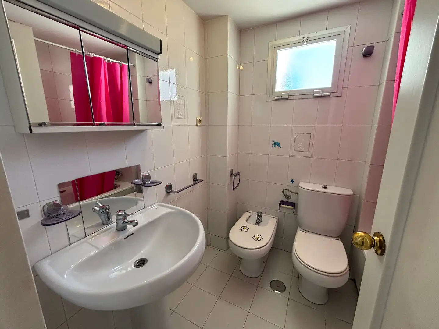 Baño de Piso en venta en Benalmádena con Terraza, Horno y Lavadora