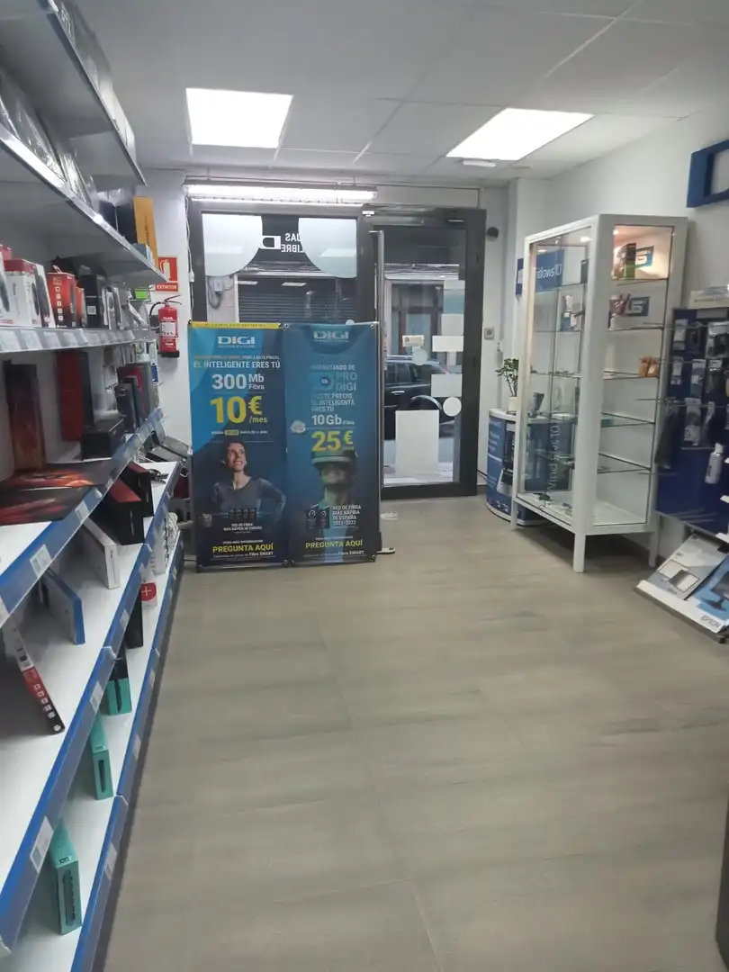 Commercial properties for sale in Carrer del Doctor Ferran, 17, La Gavarra