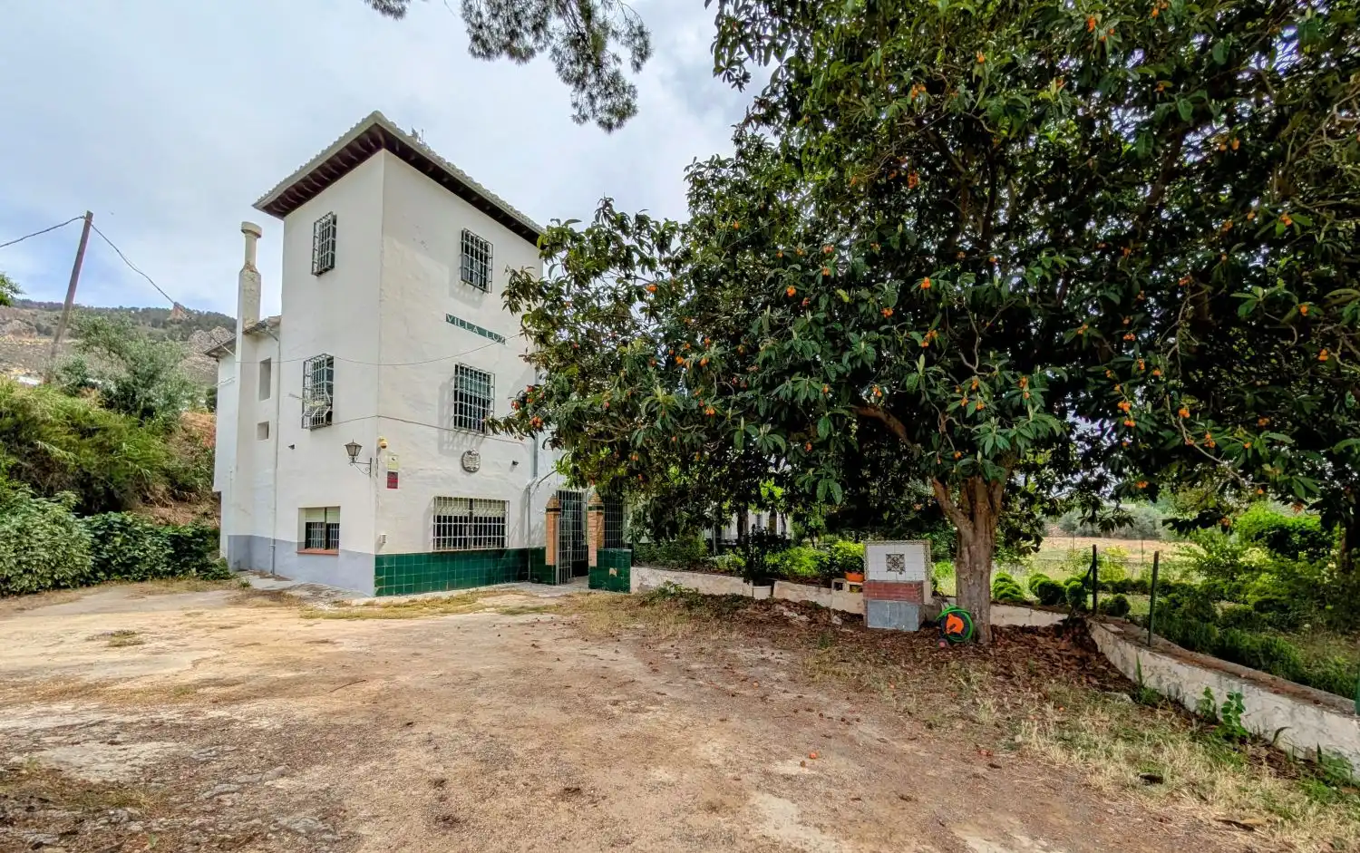 Vista exterior de Casa o xalet en venda en Loja amb Aire condicionat, Calefacció i Jardí privat