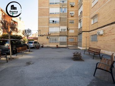 Pis amb balcó en venda a Zaidín