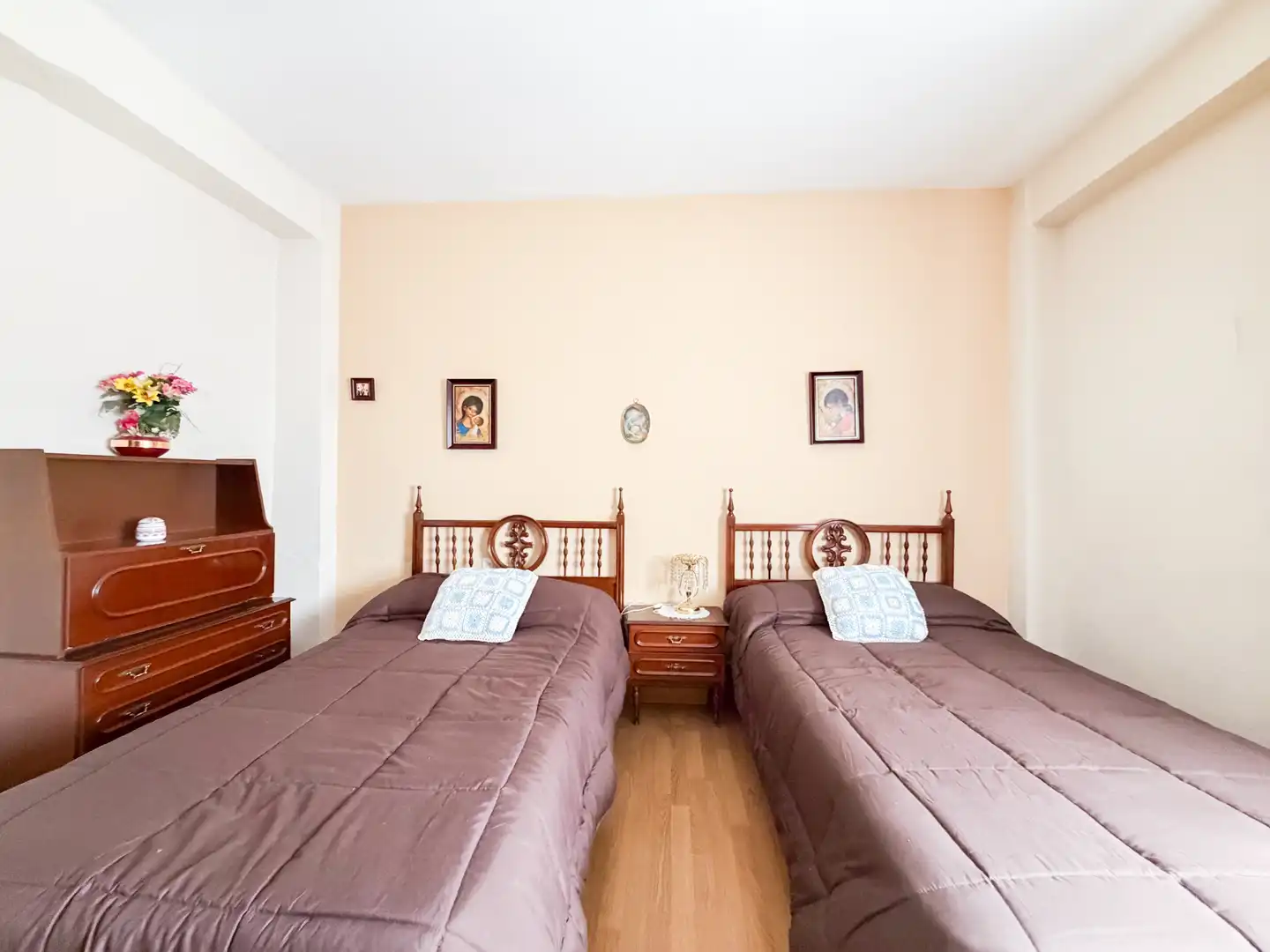 Schlafzimmer von Einfamilien-Reihenhaus zum Verkauf in Baza mit Privatgarten, Parkett und Abstellraum