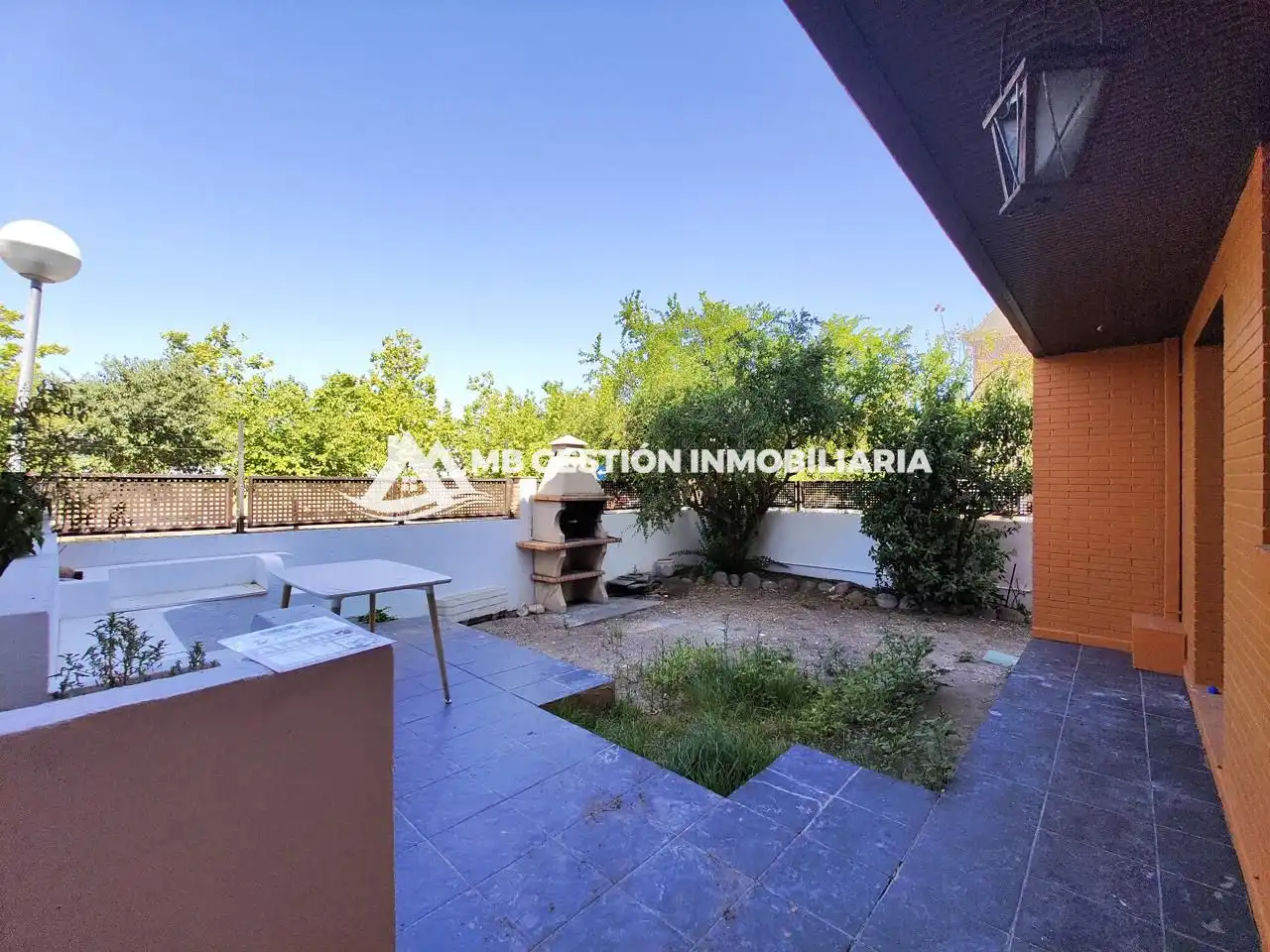 Jardín de Casa adosada en venta en Fuenlabrada con Aire acondicionado, Calefacción y Jardín privado