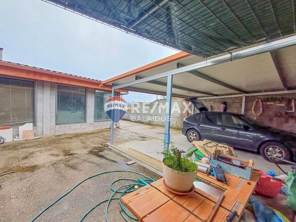 Vista exterior de Casa o xalet en venda en Ponteareas amb Calefacció, Jardí privat i Terrassa