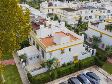 Casa pareada con balcón en venta en Milla de Oro