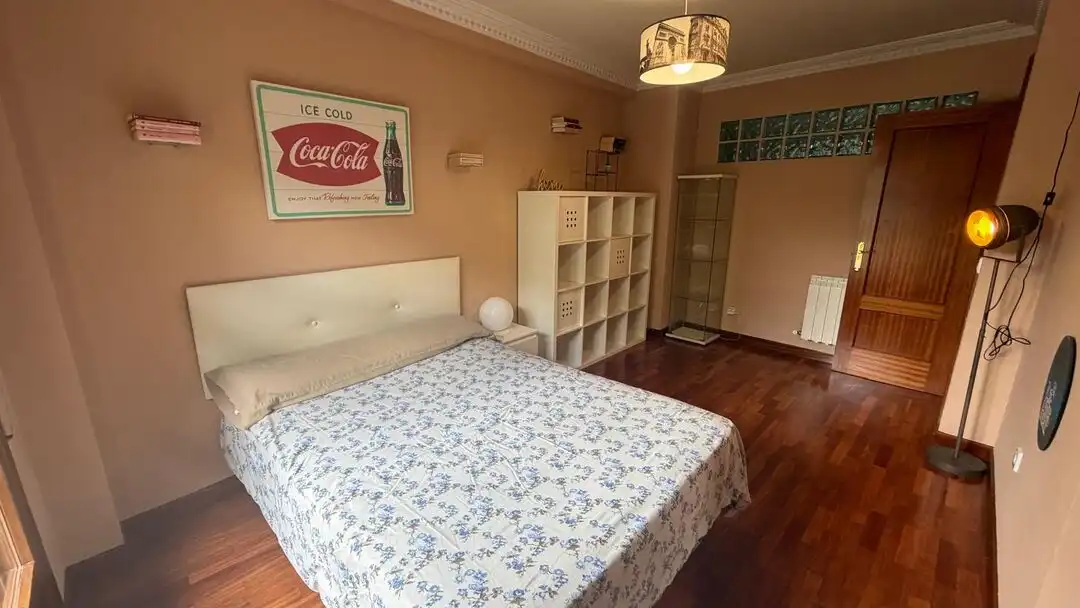 Habitación de Casa adosada en venta en Salvatierra / Agurain con Calefacción y Jardín privado