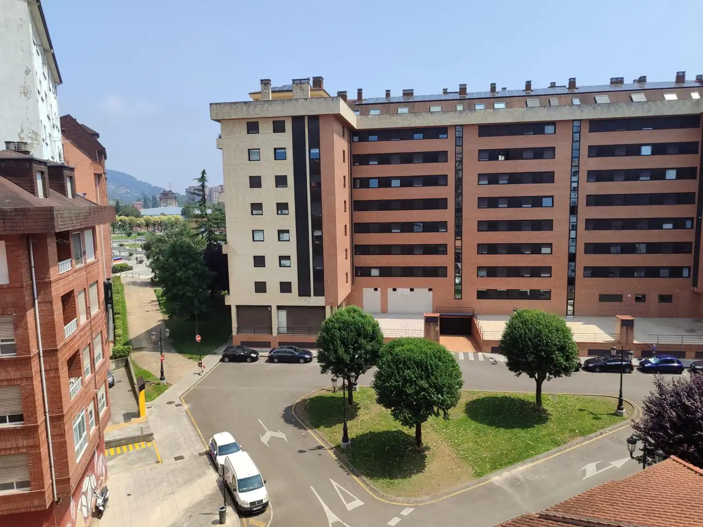 Vista exterior de Pis en venda en Oviedo  amb Calefacció