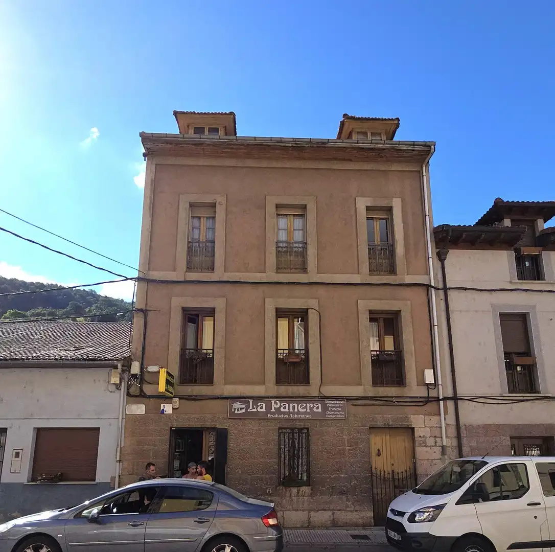Vista exterior de Ático en venta en Teverga con Amueblado y Balcón