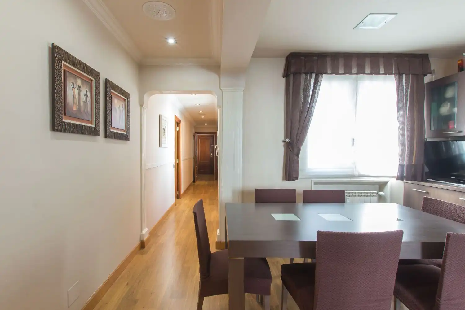 Comedor de Piso en venta en  Pamplona / Iruña con Calefacción, Trastero y Amueblado