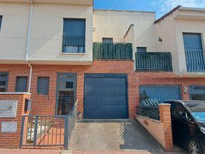 Vista exterior de Casa o xalet en venda en Cigales amb Calefacció, Jardí privat i Parquet