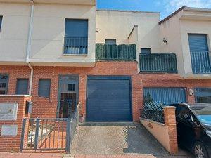 Vista exterior de Casa o xalet en venda en Cigales amb Calefacció, Jardí privat i Parquet