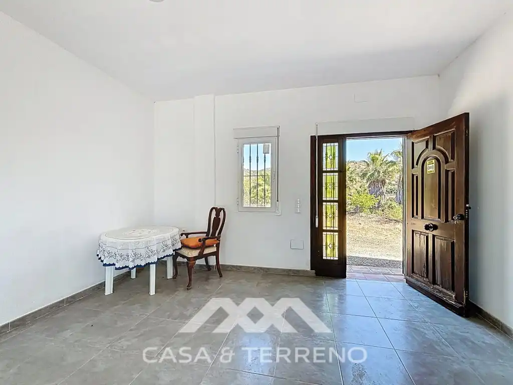 Vista exterior de Casa o xalet en venda en Vélez-Málaga amb Aire condicionat, Jardí privat i Terrassa