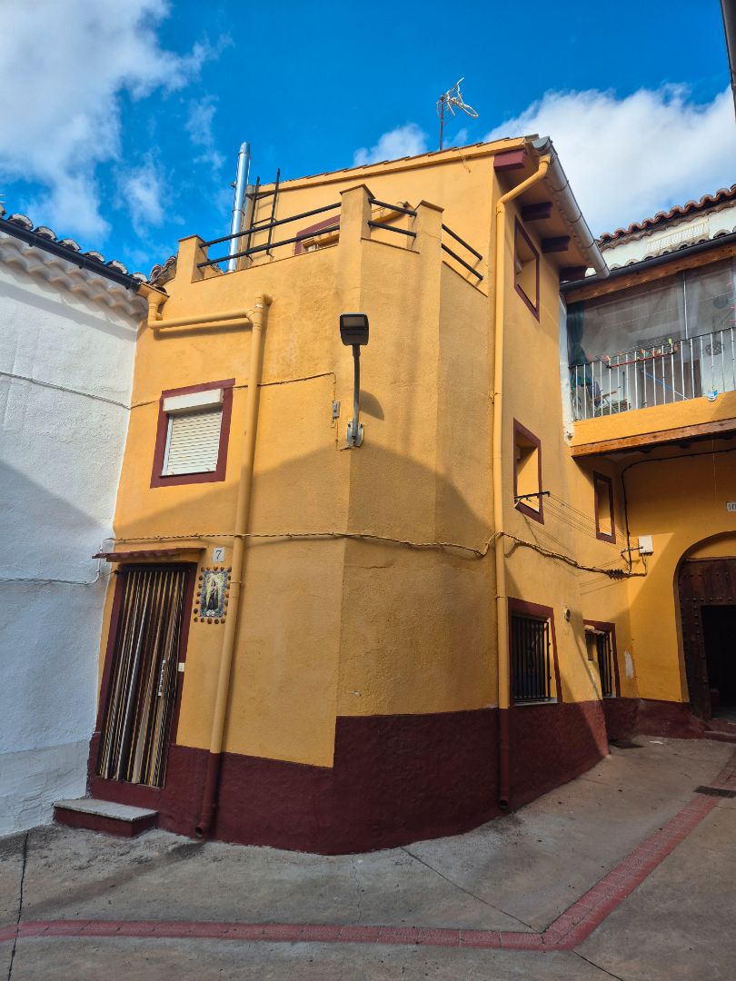 Vista exterior de Casa o xalet en venda en Miedes de Aragón amb Calefacció, Moblat i Forn