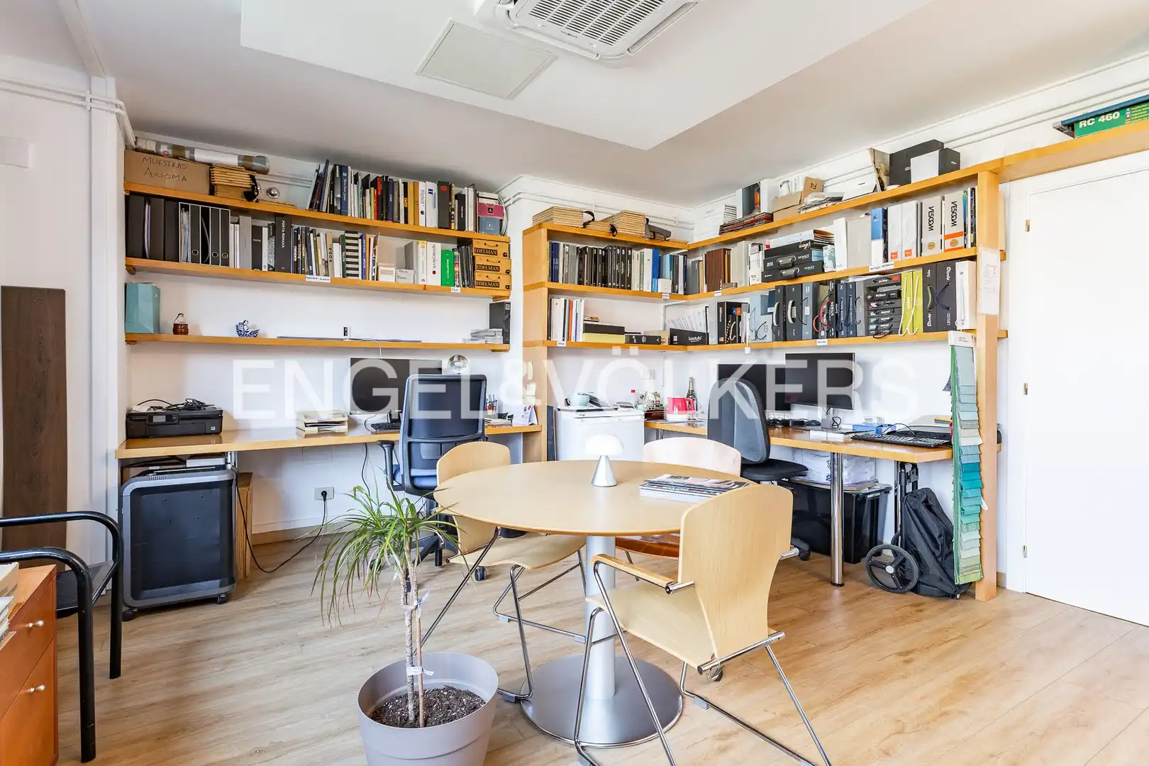 Piso en venta en Barcelona con Calefacción y Parquet