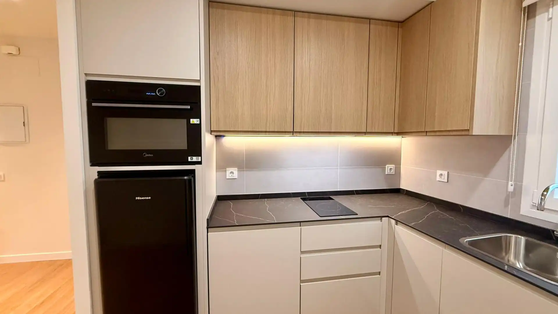 Kitchen of Flat for sale in  Madrid Capital  with Air Conditioner, Heating and Washing machine