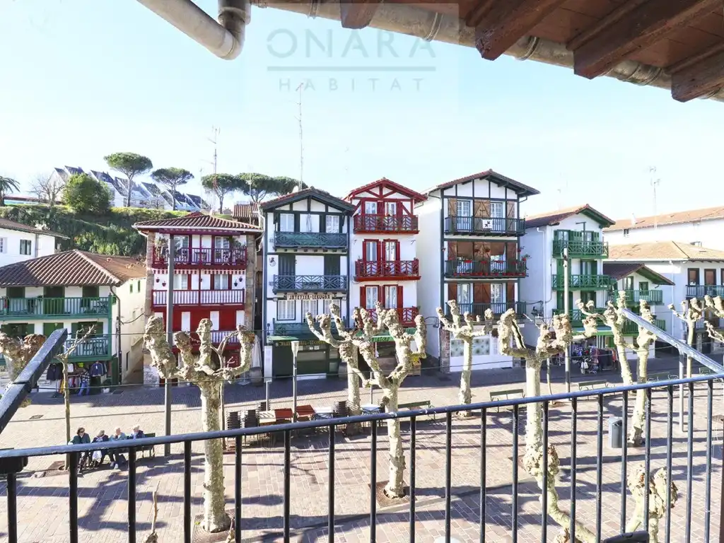 Vista exterior de Edifici en venda en Hondarribia