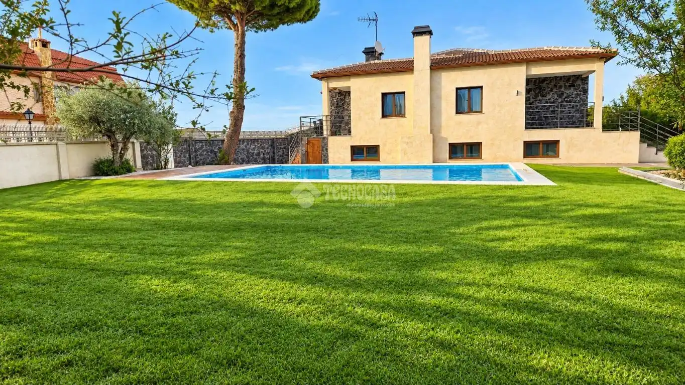 Jardín de Casa o chalet en venta en Camarma de Esteruelas, Madrid