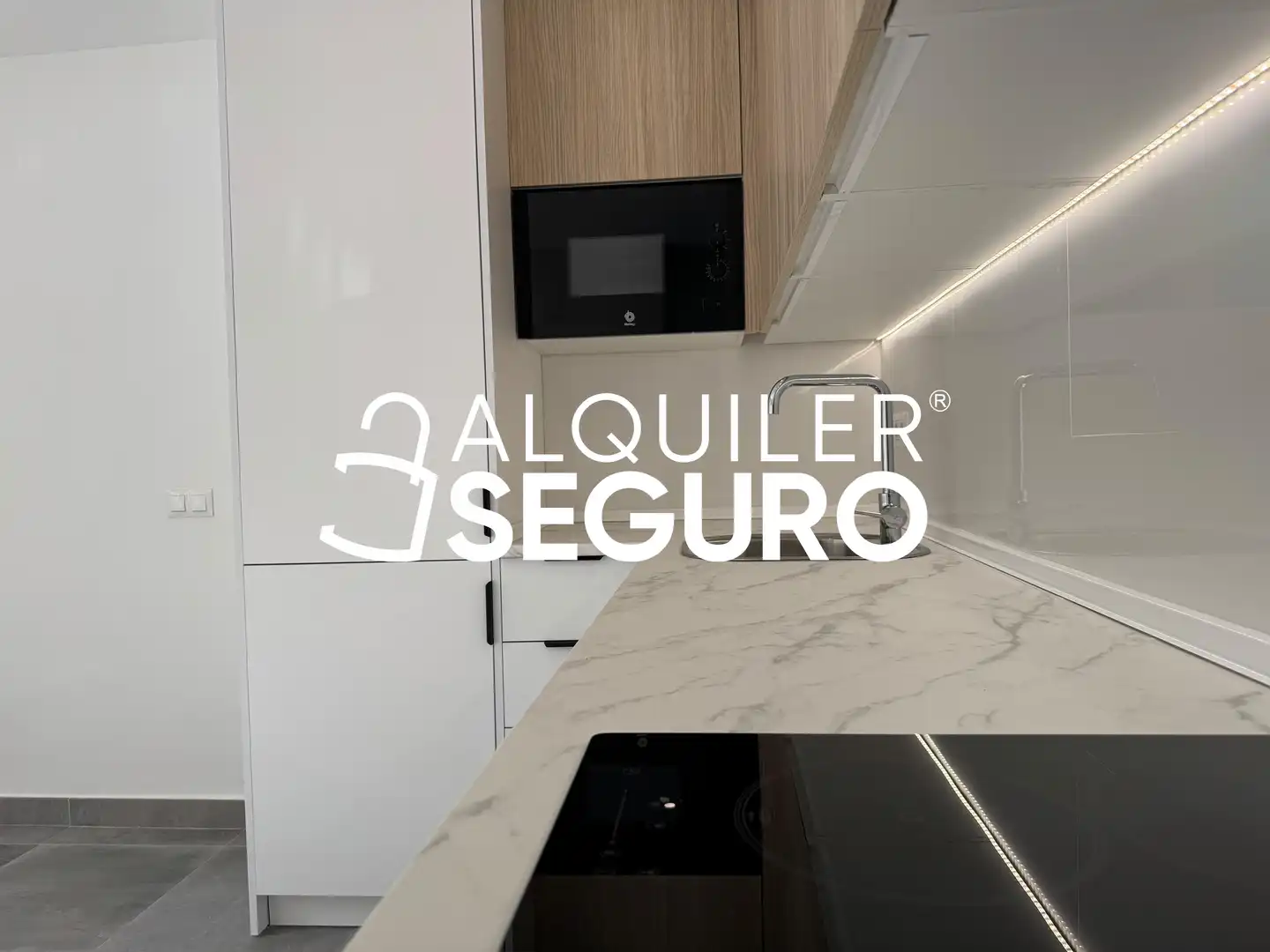 Cocina de Piso de alquiler en Málaga con Aire acondicionado