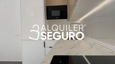 Foto 4 de Piso de alquiler en Arenisca, Santa Cristina - San Rafael, Málaga Capital