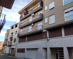 Exterior view of Flat to rent in Móra d'Ebre  with Air Conditioner and Balcony