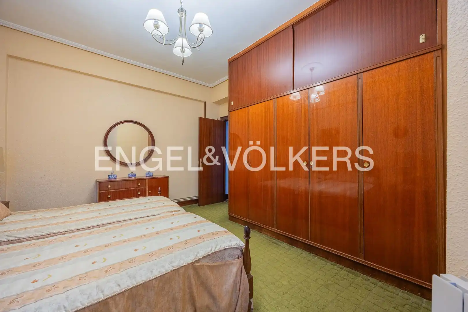Schlafzimmer von Wohnung zum Verkauf in Bilbao  mit Heizung und Balkon