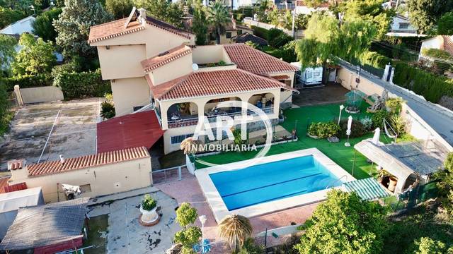 Casa-chalet en Venta en Segura en San Antonio de Benagéber