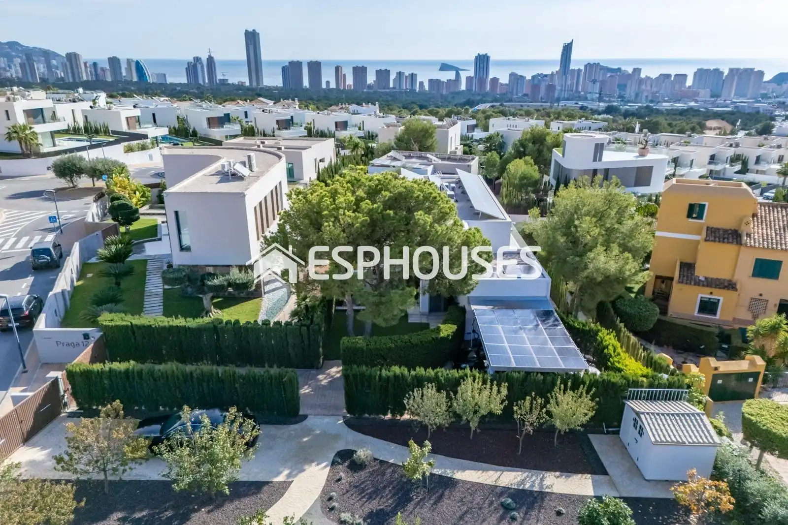 Vista exterior de Casa o chalet en venta en Finestrat con Aire acondicionado, Calefacción y Piscina