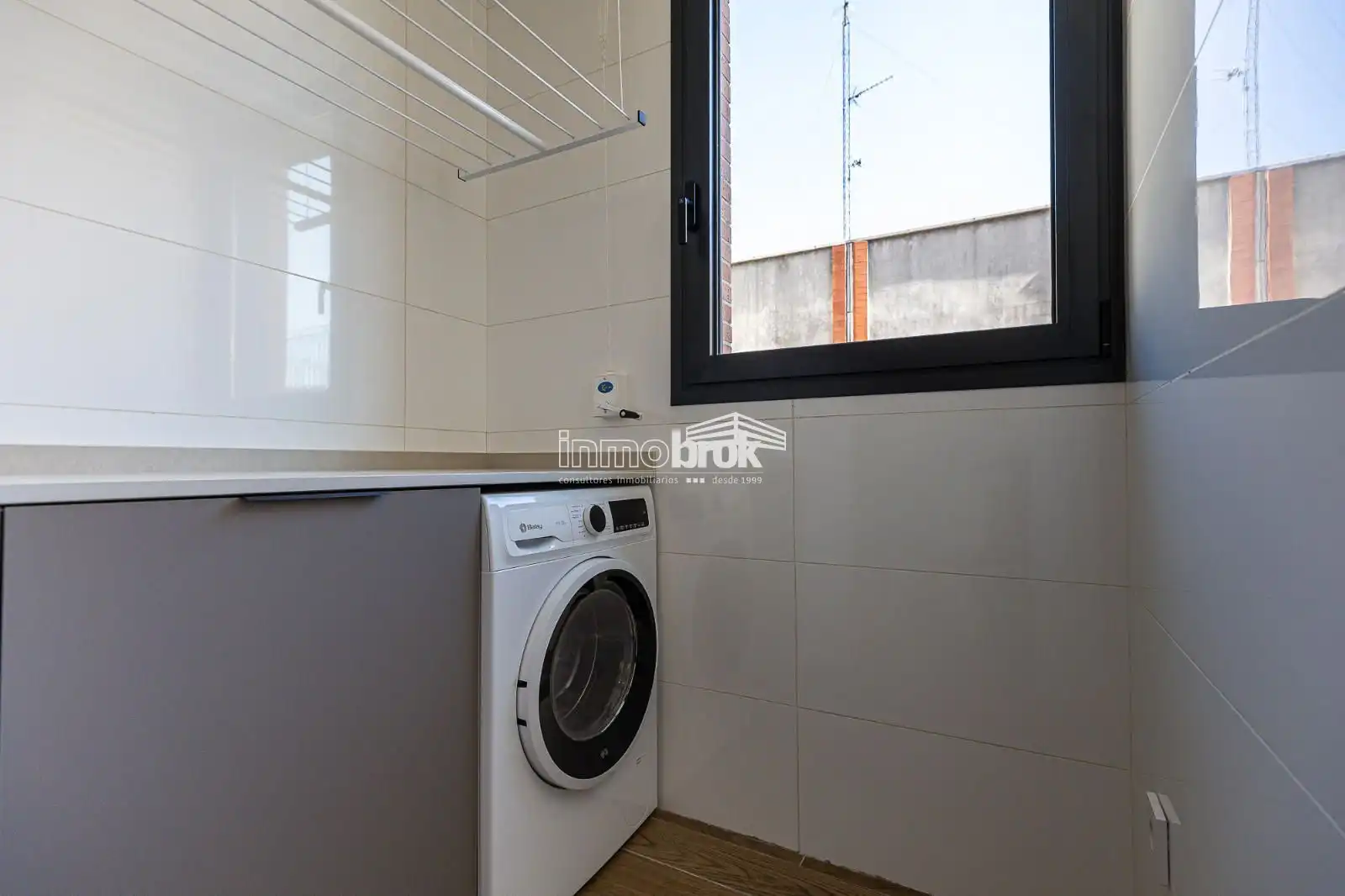 Habitación de Piso de alquiler en Madrid con Aire acondicionado, Trastero y Piscina