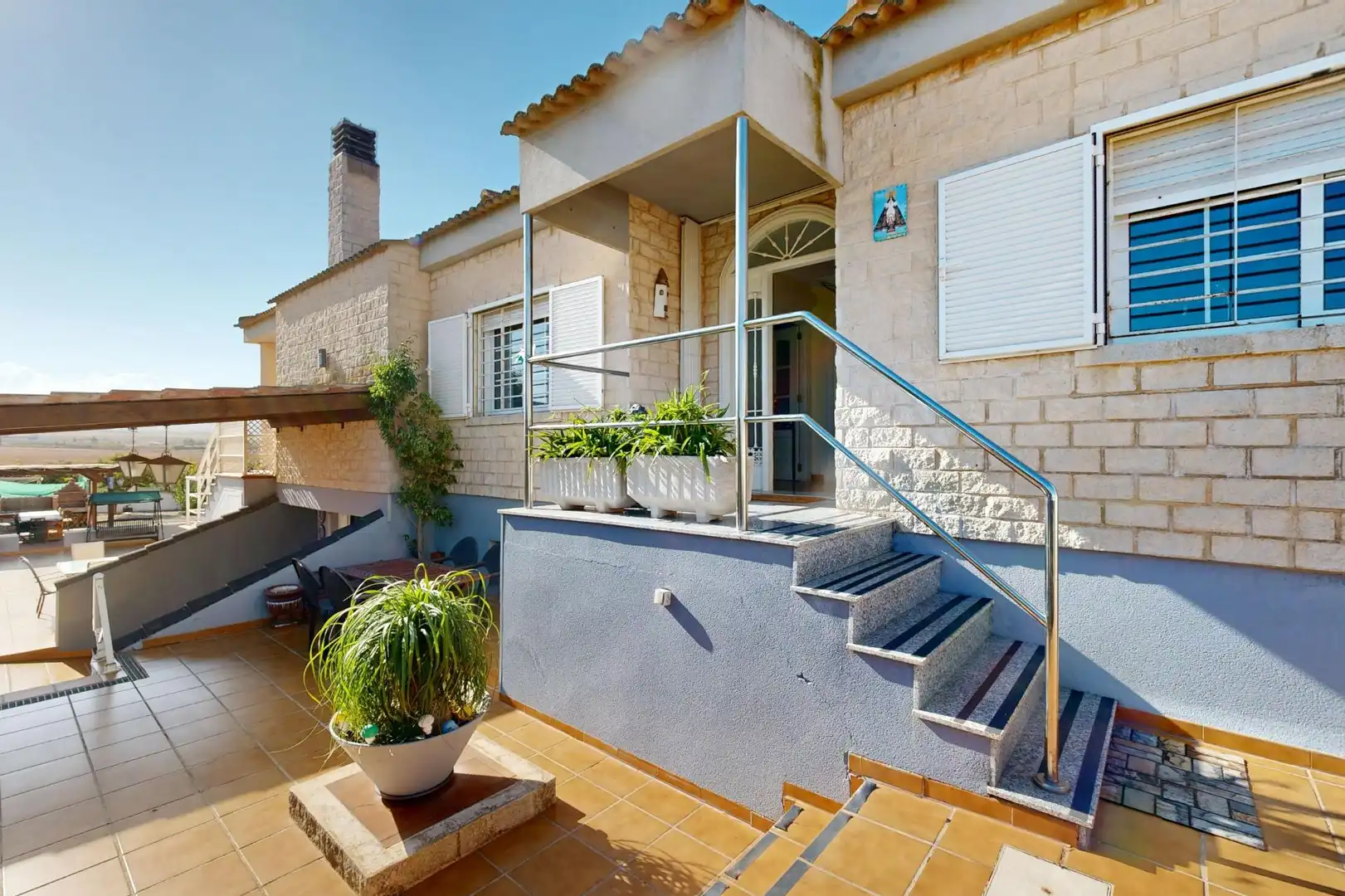 Detached house with garden for sale in Calle JACINTO BENAVENTE, imagen 4
