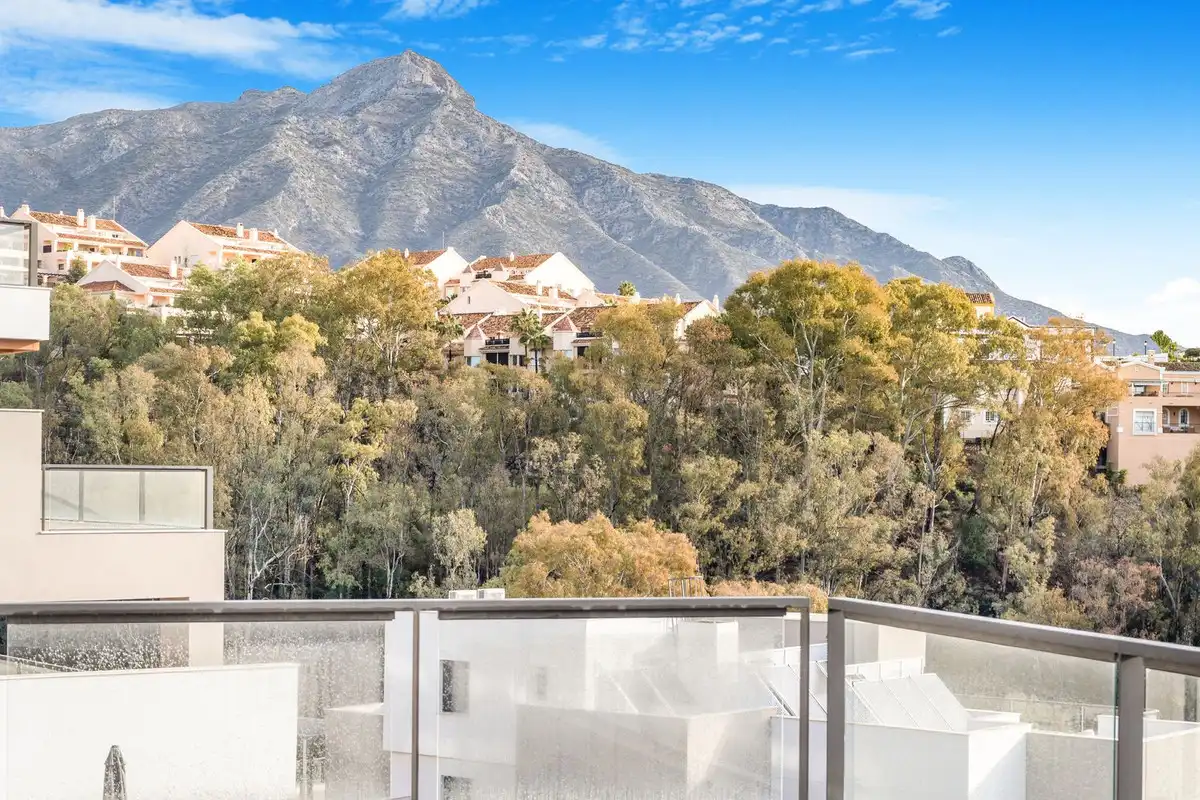 Vista exterior de Dúplex de alquiler en Marbella con Aire acondicionado, Terraza y Se aceptan mascotas