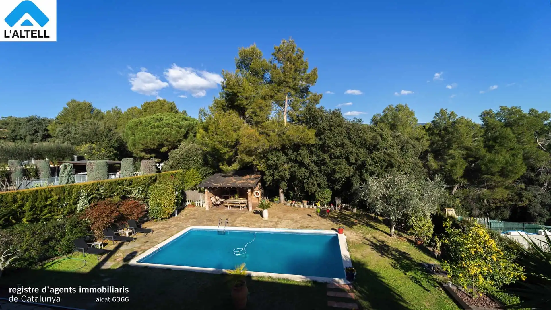 Schwimmbecken von Haus oder Chalet zum Verkauf in L'Ametlla del Vallès mit Klimaanlage, Heizung und Privatgarten