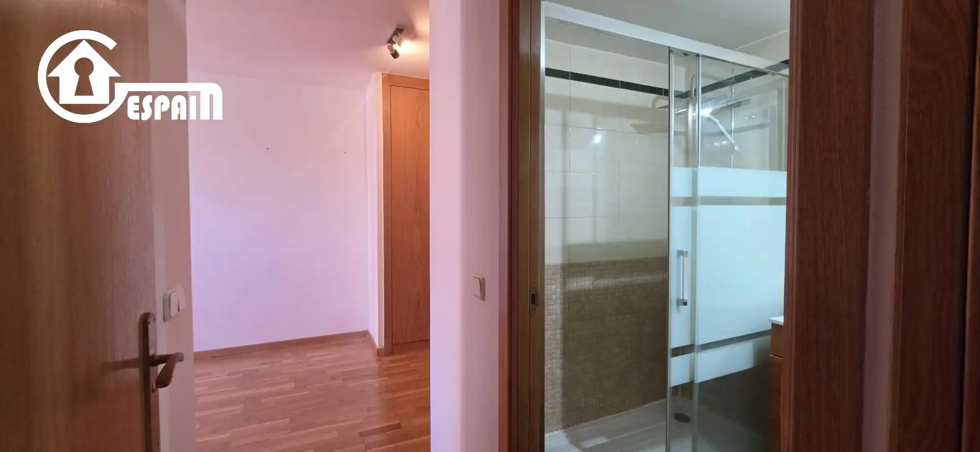 Wohnung zum Verkauf in Madrid mit Klimaanlage, Heizung und Privatgarten