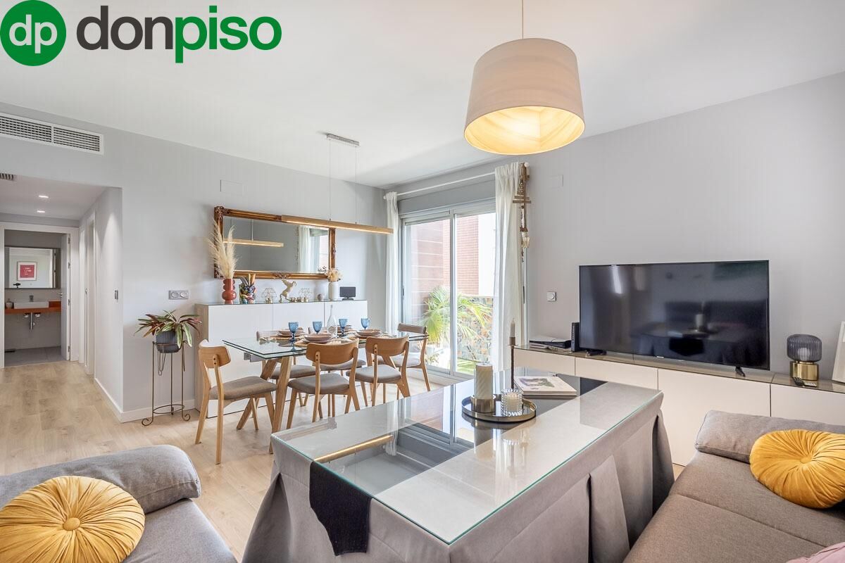 Sala d'estar de Pis en venda en  Granada Capital amb Aire condicionat, Terrassa i Traster