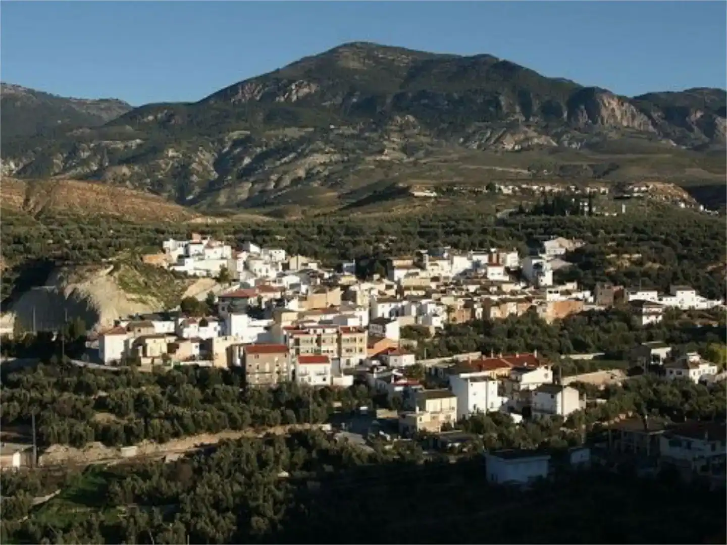 Vista exterior de Casa adosada en venta en Santo Tomé, Jaén