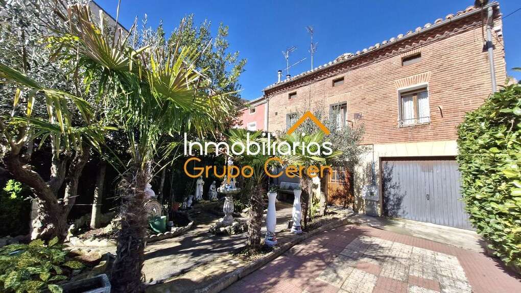 Vista exterior de Casa o xalet en venda en Santo Domingo de la Calzada amb Calefacció, Jardí privat i Traster