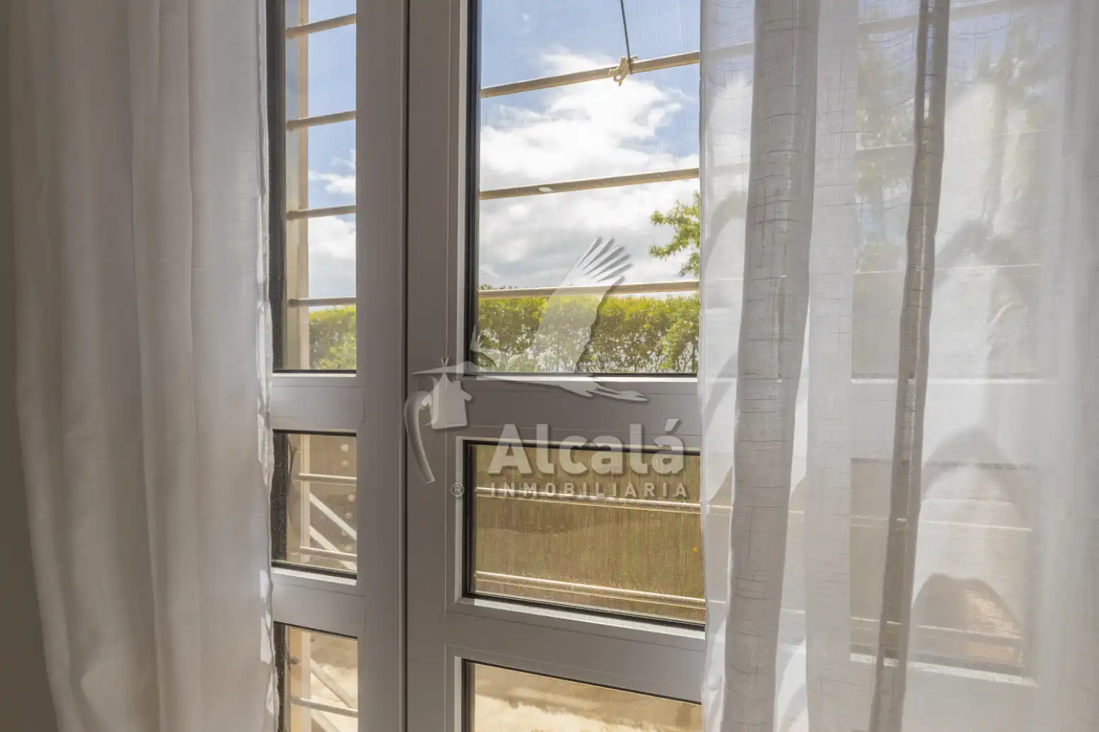 Habitación de Piso en venta en Alcalá de Henares con Aire acondicionado, Calefacción y Jardín privado