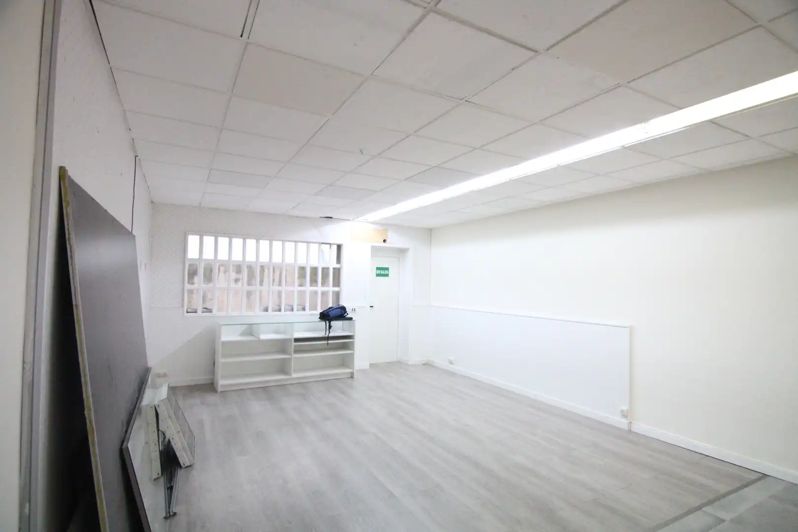 Local de alquiler en Olesa de Montserrat con Parquet