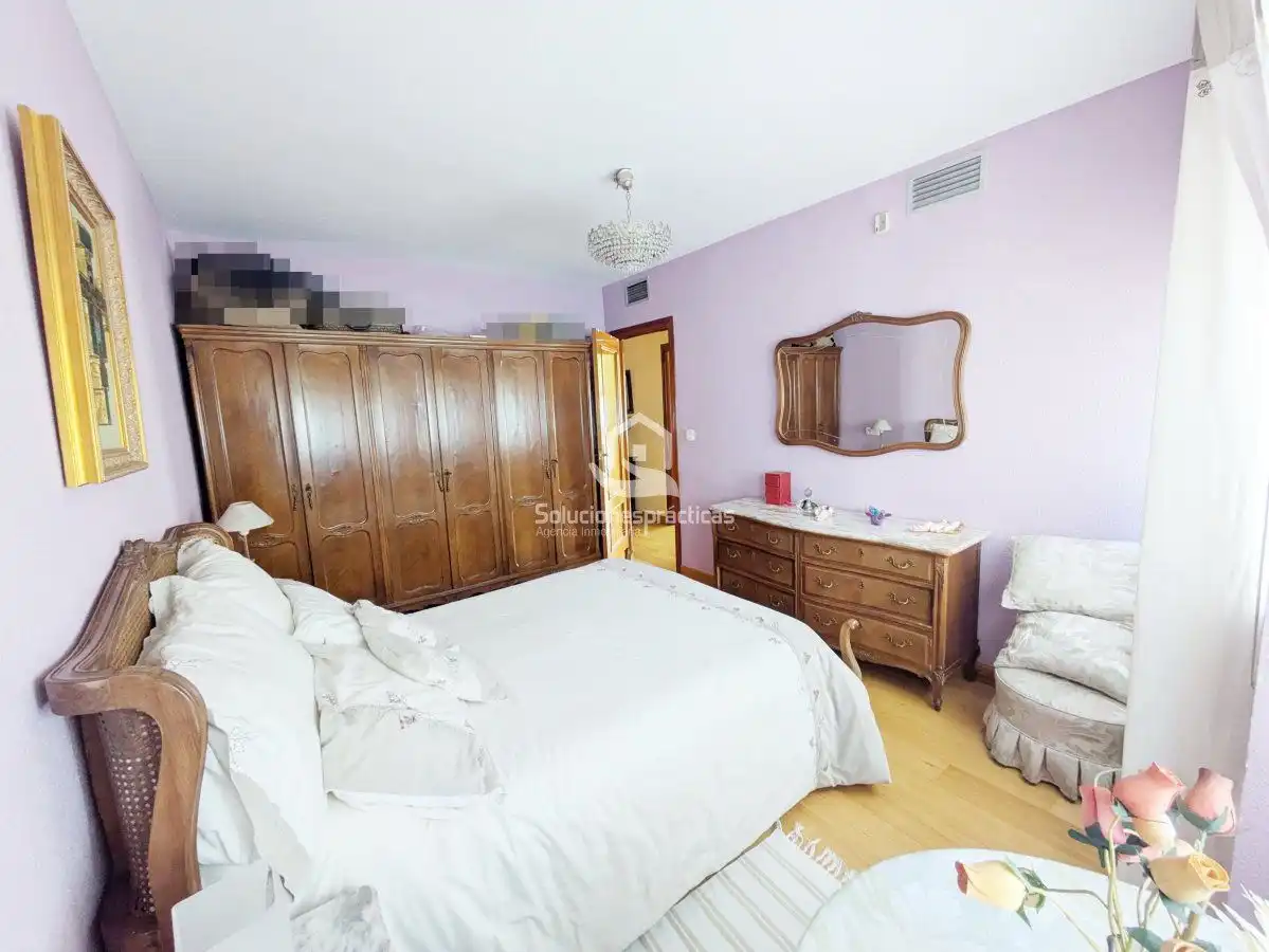 Dormitori de Casa o xalet en venda en Jaén amb Aire condicionat, Terrassa i Traster