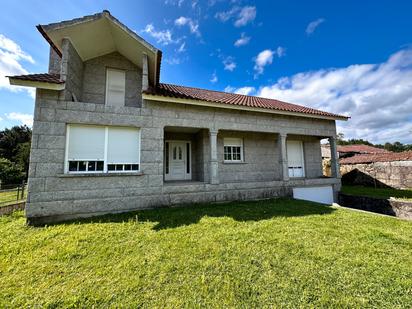 Vista exterior de Casa o xalet en venda en Moraña amb Jardí privat, Terrassa i Traster