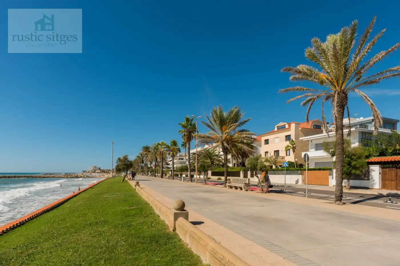Vista exterior de Casa o xalet en venda en Sitges amb Aire condicionat, Calefacció i Jardí privat