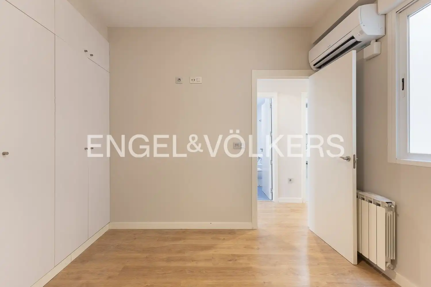 Habitación de Piso de alquiler en Valencia con Aire acondicionado, Calefacción y Balcón