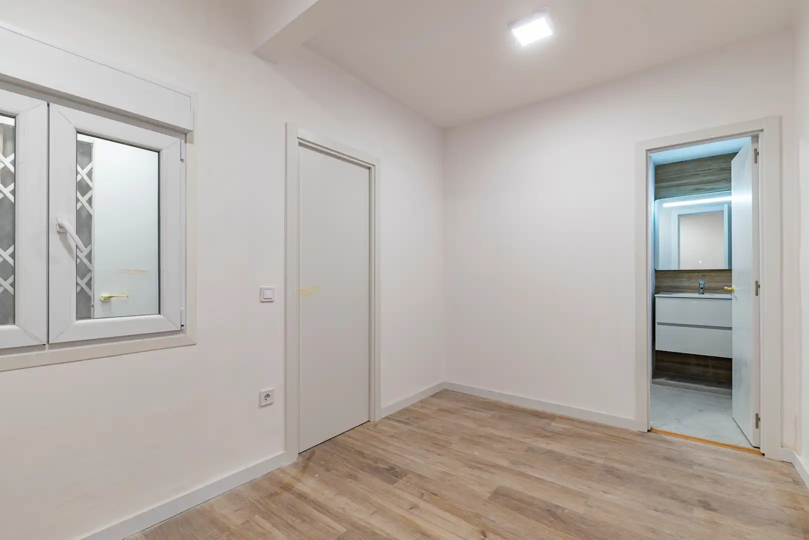 Wohnung zum Verkauf in L'Hospitalet de Llobregat mit Klimaanlage, Heizung und Parkett