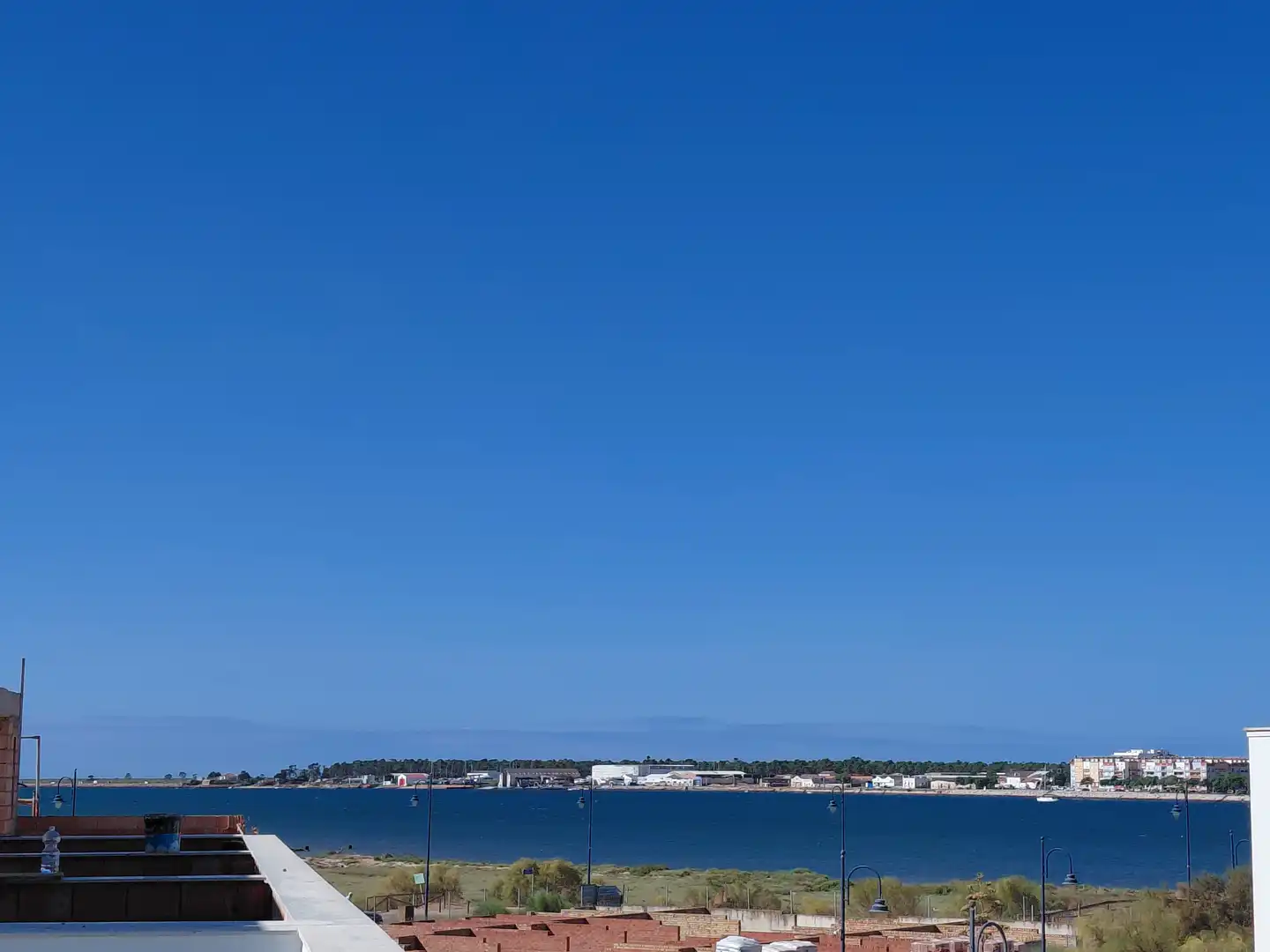 Vista exterior de Casa adosada en venta en Ayamonte con Terraza y Balcón
